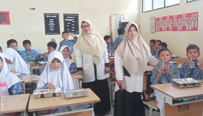 Program Makan Bergizi Gratis Resmi Dimulai di SDN 02 Masigit Cilegon