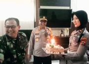 Kapolres Pangkalpinang Max Mariners Berikan Kejutan Kue Ulang Tahun untuk Dandim 0413/BKA