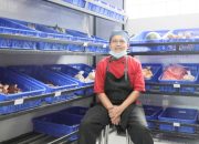 Demi Sekolah Adik-Adik, Sabdan Kerja di Dapur MBG : “Gaji Pertama Langsung Saya Tabung”