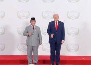 Hangat dan Akrab : Prabowo dan Trump Kompak Acungkan Jempol di KTT Gaza 2025