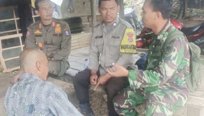 Babinsa Koramil 2304/Anyar Giatkan Komsos Bahas Kamtibmas dan Kebersihan Lingkungan