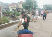 Babinsa Koramil 2303/Pulomerak Gelar Karya Bakti di Dua Lokasi Sekaligus