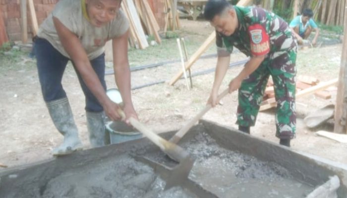 Babinsa Koramil 2304/Anyar Aktif Laksanakan Karya Bakti di Wilayah Binaan
