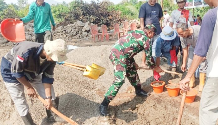 Babinsa Koramil 2307/Ciwandan Gencarkan Karya Bakti Bersama Warga di Dua Kelurahan