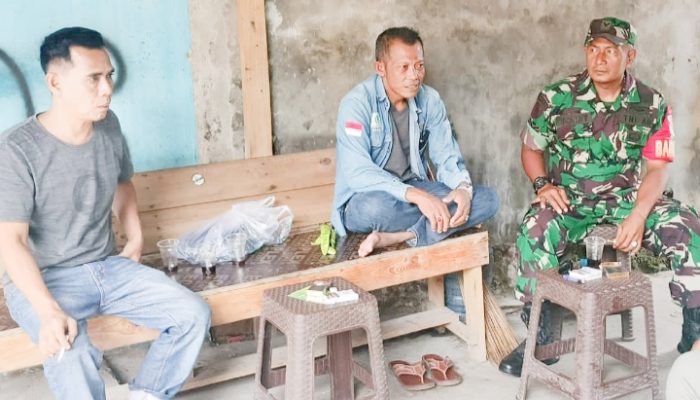 Babinsa Koramil 2303/Pulomerak Aktif Laksanakan Komsos, Bahas Pembinaan Banser dan Wilayah Rawan Bencana