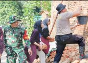 Koramil 2303/Pulomerak Gelar Karya Bakti Bersama Warga di Dua Kelurahan
