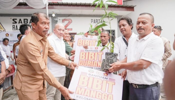 Wujudkan Arahan Presiden Prabowo, Legislator Gerindra Sabam Rajagukguk Bantu Petani dan Warga di Kabupaten Toba