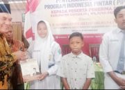 BHS Serahkan Bantuan PIP untuk 100 Pelajar di Sidoarjo, Tegaskan Komitmen Gerindra Dukung Pendidikan Rakyat