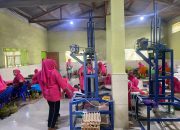 Studi Tiru Program UP2K, TP PKK Puding Besar Sambangi UMKM di Desa Kurau