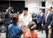 Penuh Semangat, Diaspora Indonesia Nyanyikan Lagu Kebangsaan Sambut Presiden Prabowo di Sydney