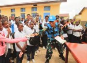 Satgas TNI di Kongo Gelar Edukasi Kesehatan dan Salurkan Bantuan untuk Siswa Bogoro