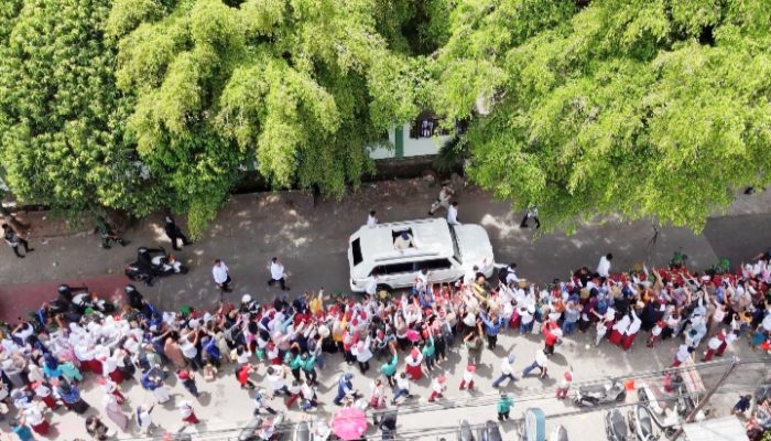 Prabowo Tegaskan Pemerintah Bertanggung Jawab Penuh atas Insiden Makan Bergizi Gratis