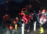 Delapan Relawan Diterjunkan, PMI Cilegon Bantu Penanganan Kebakaran Lapak Ban Bekas