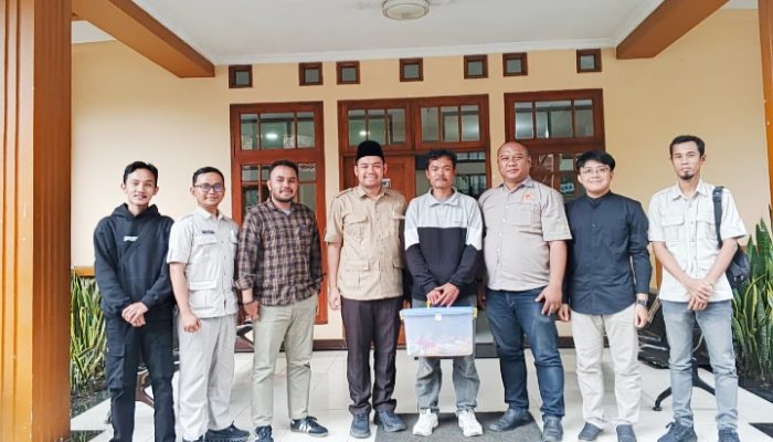 Perjuangan Mahasiswa Garut Berbuah Manis: Viral Jualan Gorengan, Kini Difasilitasi Biaya Wisuda