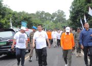 Semarak HUT ke-25 Babel, Gubernur Hidayat Berbagi Sembako ke Tanjung Binga Belitung