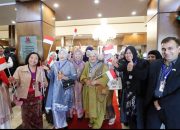 Prabowo Disambut Ibu-ibu Diaspora Indonesia Setiba di Pakistan