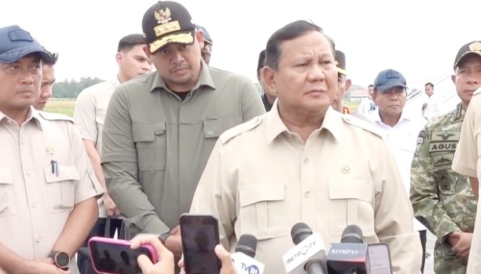 Prabowo Pastikan Pasokan Pangan Cukup di Lokasi Terdampak Bencana yang Terisolasi