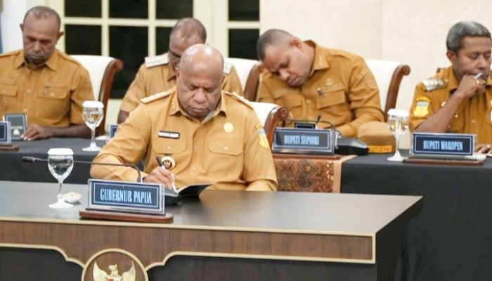 Prabowo Ingatkan Kepala Daerah Papua: Jangan Gunakan Dana Otsus untuk Jalan-jalan