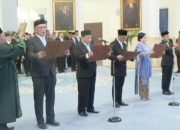 Prabowo Lantik 7 Anggota KY dan 6 Duta Besar di Istana