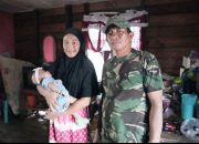 Cerita Personel TNI Sertu Giman saat Berenang Tembus Banjir Bandang Selamatkan Bayi 1 Bulan Pakai Baskom