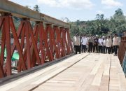 Prabowo Tutup 2025 di Lokasi Bencana Tapanuli Selatan, Pastikan Jembatan Garoga Segera Pulih