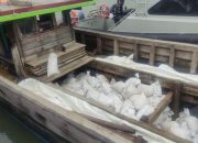 Timgab Berhasil Gagalkan Pengiriman Pasir Timah Diduga Ilegal dari Pelabuhan Tanjung Krasak ke Malaysia Sekitar 500 Kampil Pasir Timah beserta 4 ABK Telah Diamankan