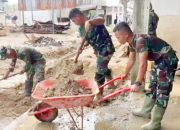 Sinergi TNI–Polri Percepat Pemulihan Sumbar: Bersihkan Pasar hingga Rumah Warga