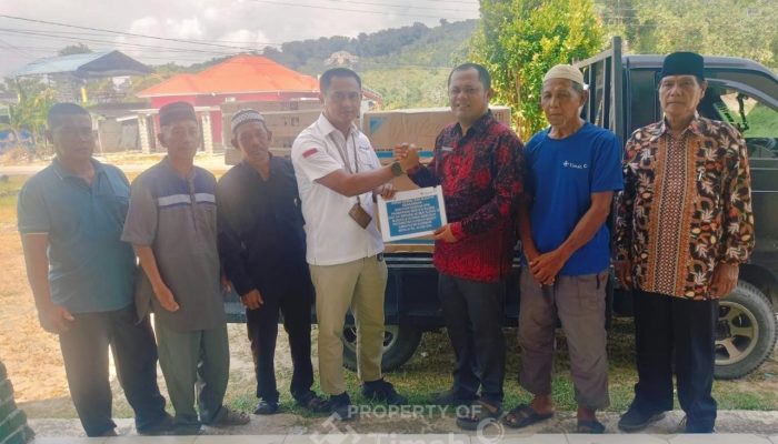 Tingkatkan Kenyamanan Masyarakat dalam Beribadah, PT TIMAH Tbk Serahkan Bantuan Bagi Lima Musala di Desa Gemuruh