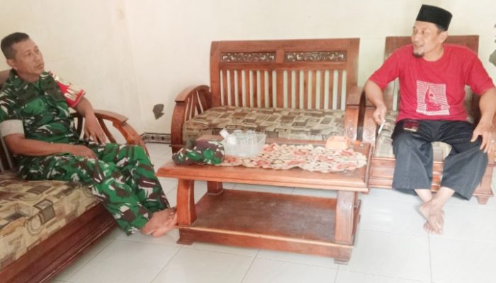 Babinsa Pulomerak Perkuat Komsos, Bahas Dapur MBG hingga Isu Polusi Industri