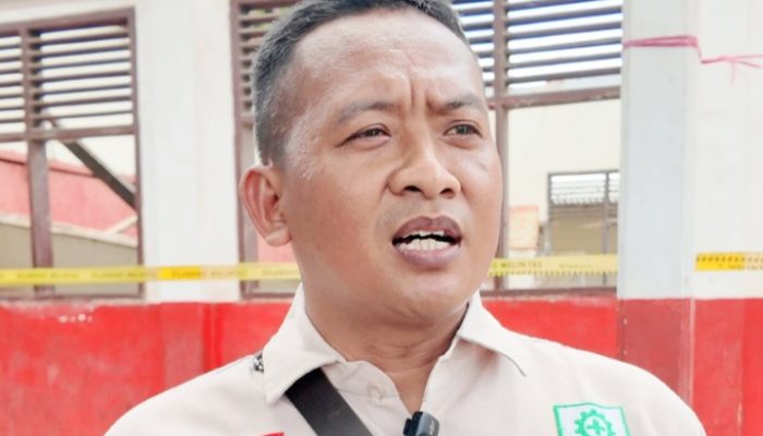 Menengok Proses Revitalisasi Kelas di SDN 1 Parean Girang Indramayu: Ruang Kelas Dibongkar, Atap Diganti
