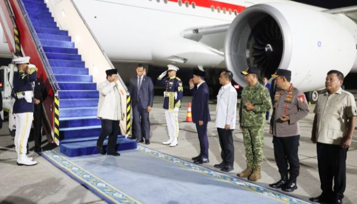 Tiba di Tanah Air Dini Hari, Prabowo Bawa Pulang Komitmen Bisnis Rp 575 Triliun dari Jepang dan Korea Selatan