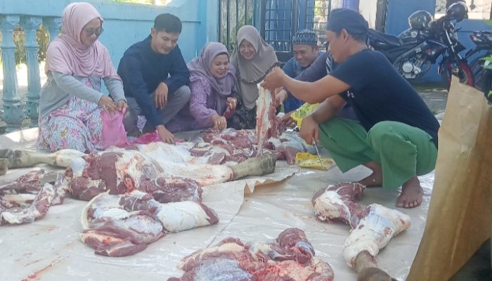 Makna Qurban dan Kepedulian Sosial, PT Auristella Catering Sembelih Sapi untuk Masyarakat dan Karyawan