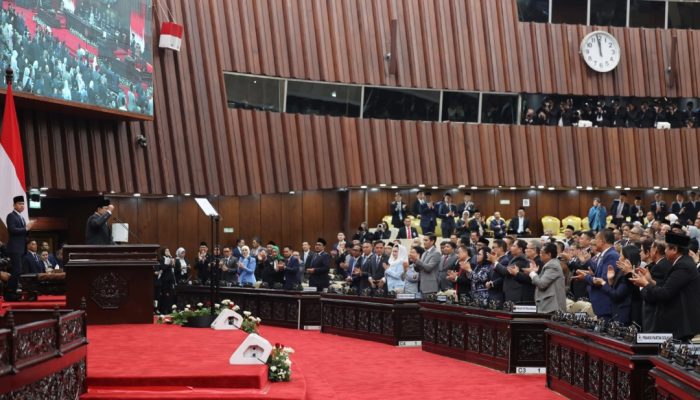 Prabowo Perintahkan Bank Negara Turunkan Bunga Kredit untuk Rakyat Miskin