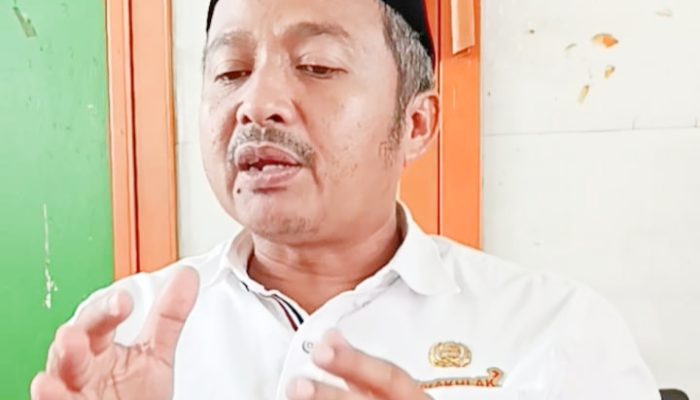 Pelayanan Ramai tapi Tertib, SMKN 1 Cilegon Layani Ribuan Pendaftar SPMB Hingga Larut Waktu