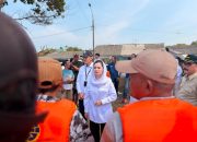 Legislator Gerindra Novita Wijayanti Salurkan Life Jacket untuk Nelayan Cilacap, Tegaskan Keselamatan Pelayaran Harus Jadi Prioritas