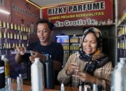 Meracik Aroma, Menumbuhkan Asa: Kisah Dewi Membesarkan Rizky Parfume Bersama PT TIMAH