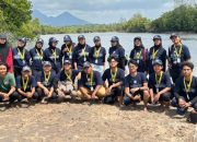 KKN-PPM UGM Bakam Bercerita 2026 Tanam 1.200 Bibit Mangrove di Sungai Layang