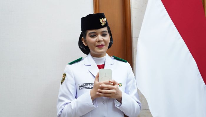 Dari Pontianak ke Istana Merdeka, Celina Olivia Bawa Baki Merah Putih di Hadapan Presiden Prabowo
