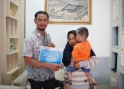 PT TIMAH Ulurkan Bantuan untuk Ringankan Biaya Pengobatan Bayi di Pangkalpinang