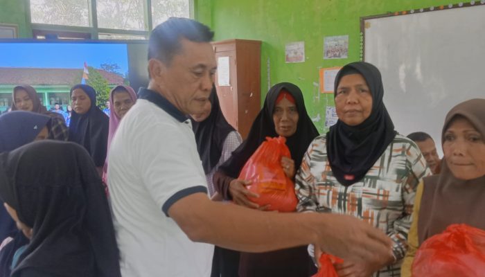 Toto Tohari Santuni Anak Yatim dan Lansia di Citapen, Agenda Rutin Berbagi Setiap Tahun