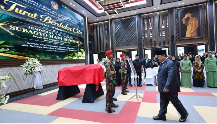 Presiden Prabowo Beri Penghormatan Terakhir kepada Almarhum Subagyo H. S. di Mabesad